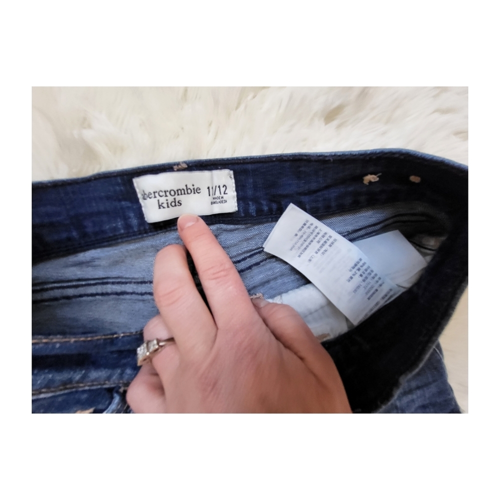 Abercrombie & Fitch Girls' Dark Blue Denim Shorts - Picture 3 of 3